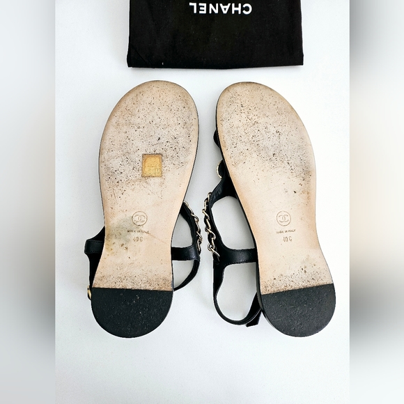 *SOLD* Chanel 19A Gold Chain Beetle CC Logo Black Thong Sandals - Size 40C - Picture 6 of 7